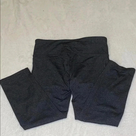 Gap Athletic Wear Cropped Leggings - Picture 5 of 6